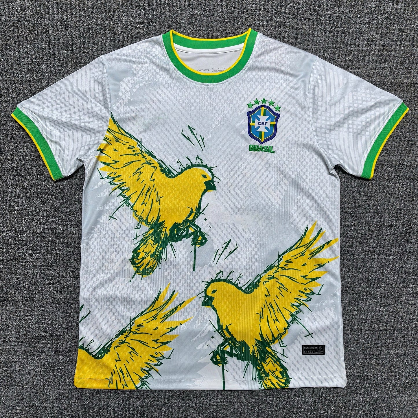 Maillot Brésil Concept oiseaux jaune 23/24